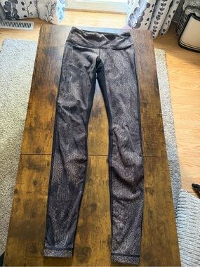 Lululemon Size 6 Black Gray Abstract Geometric Full Length Leggings Yoga Pants